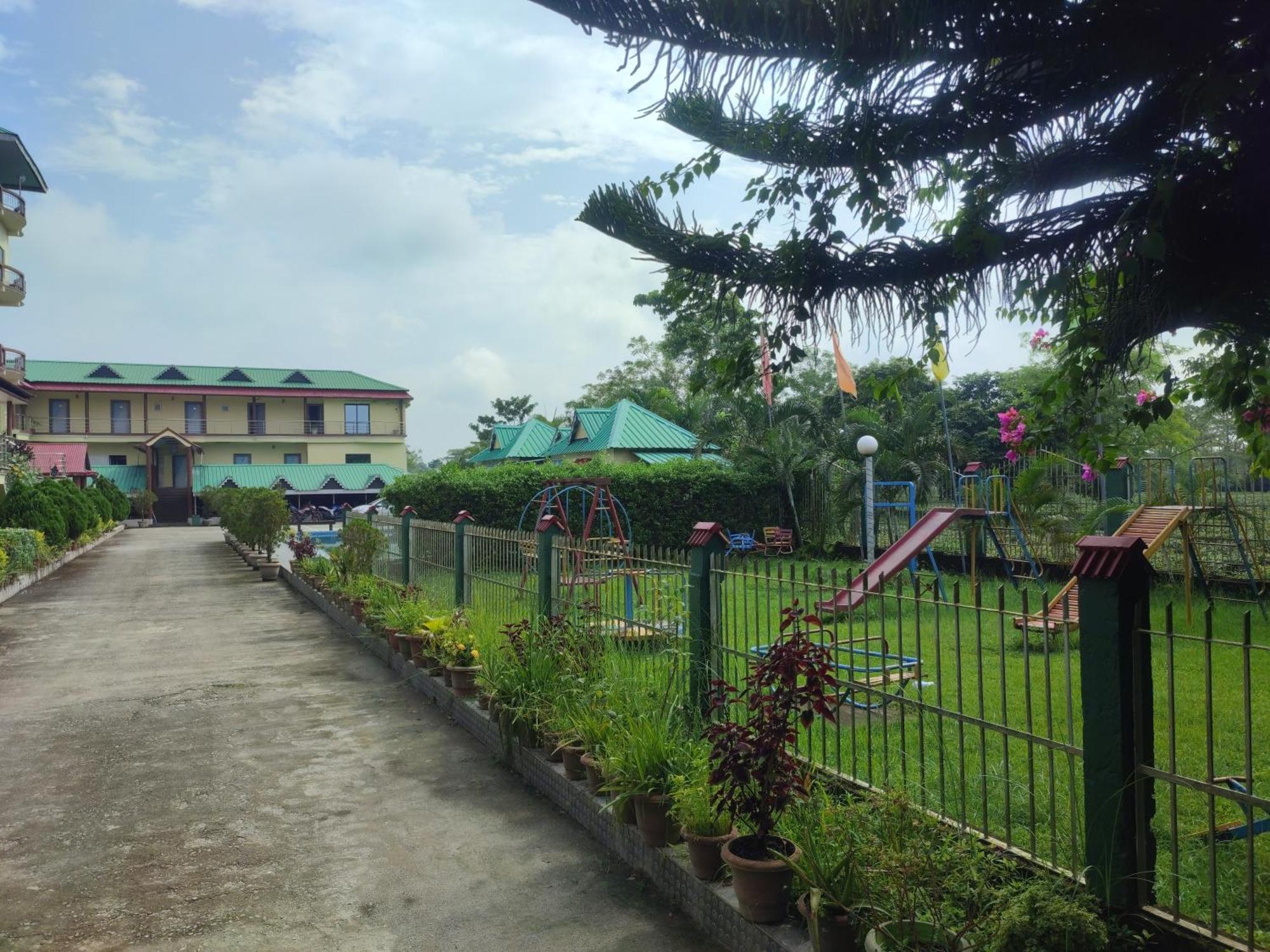 Maa Greenary View - A Holiday Resort Alipur Duar Exterior photo
