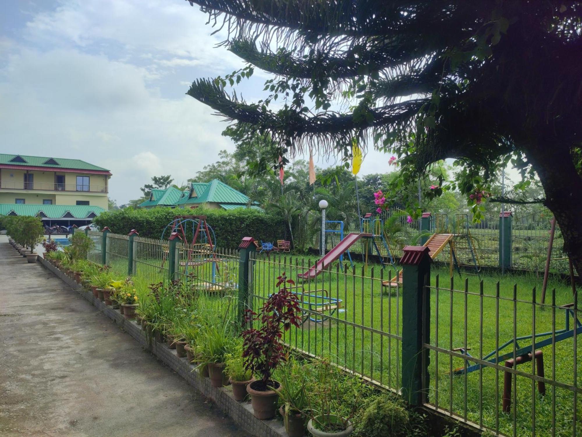 Maa Greenary View - A Holiday Resort Alipur Duar Exterior photo